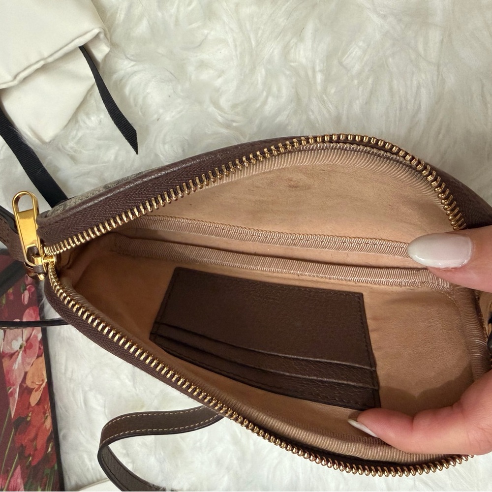 Gucci Brown Crossbody Bag with Signature Pattern - Picture 13 of 15